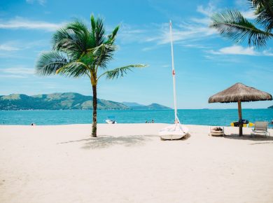 Photo beach, mountains